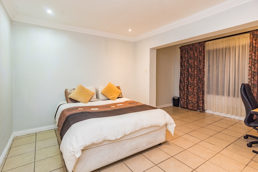 6 Bedroom Property for Sale in Noordheuwel Gauteng