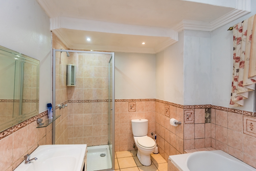 6 Bedroom Property for Sale in Noordheuwel Gauteng