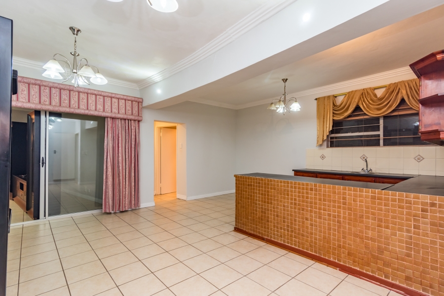 6 Bedroom Property for Sale in Noordheuwel Gauteng