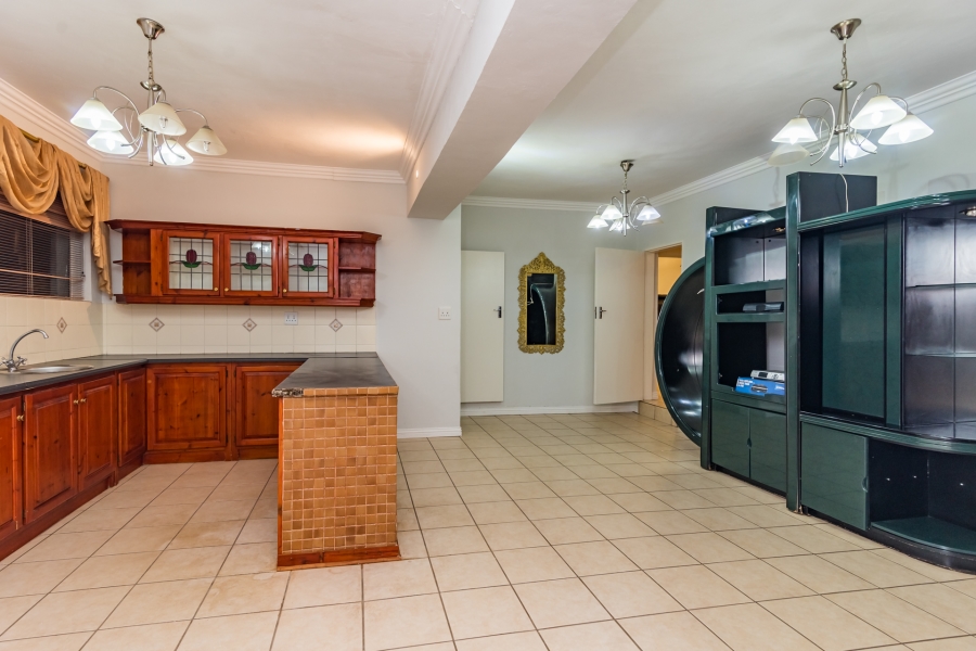 6 Bedroom Property for Sale in Noordheuwel Gauteng