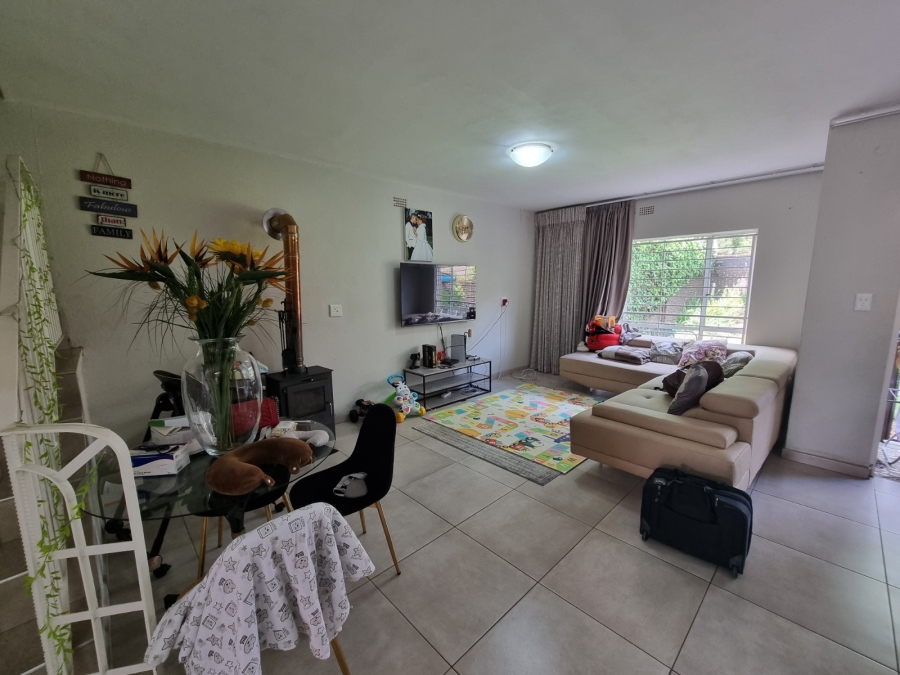To Let 3 Bedroom Property for Rent in Bedford Gardens Gauteng