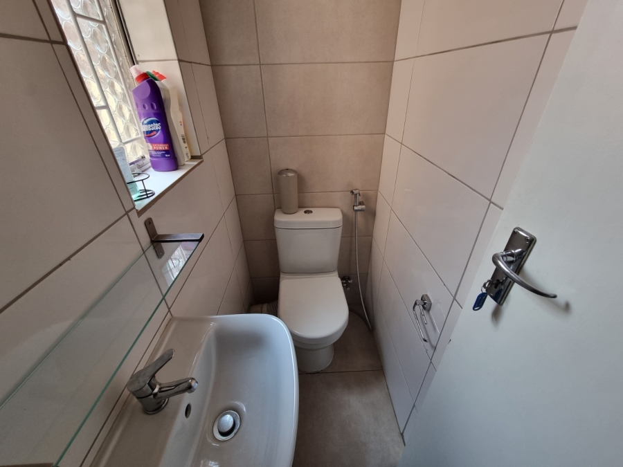 To Let 3 Bedroom Property for Rent in Bedford Gardens Gauteng