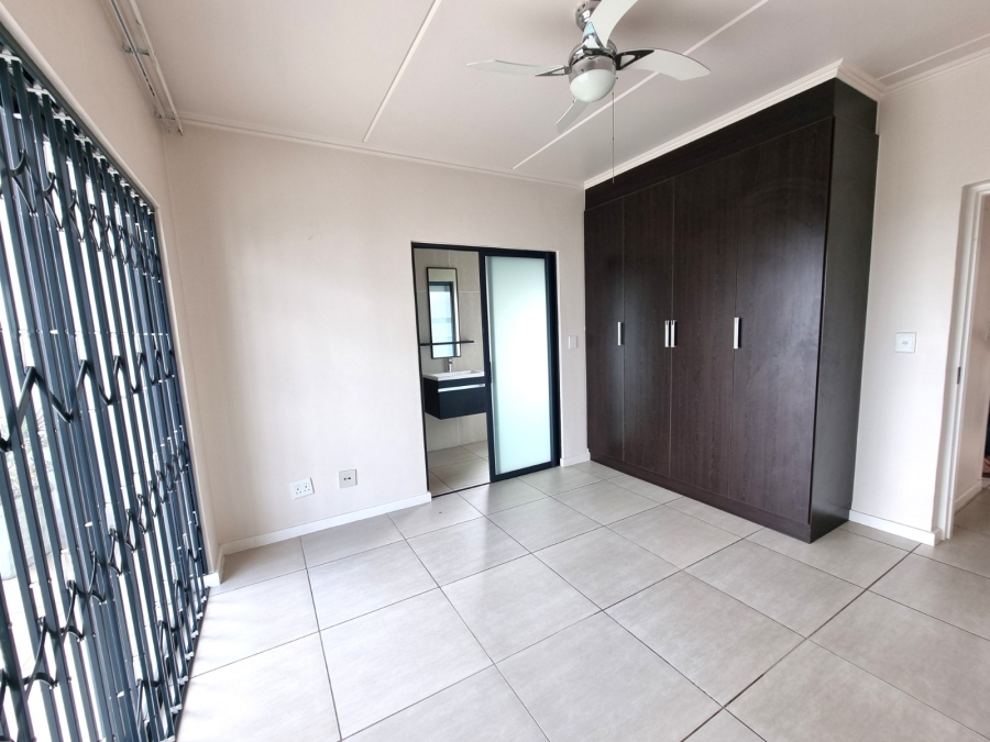 To Let 2 Bedroom Property for Rent in Greenstone Hill Gauteng