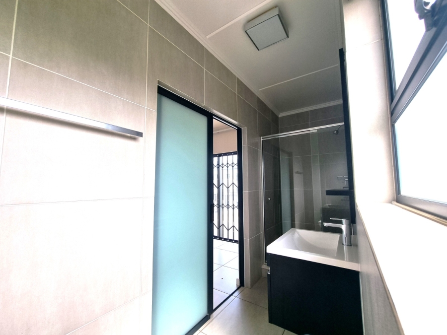 To Let 2 Bedroom Property for Rent in Greenstone Hill Gauteng