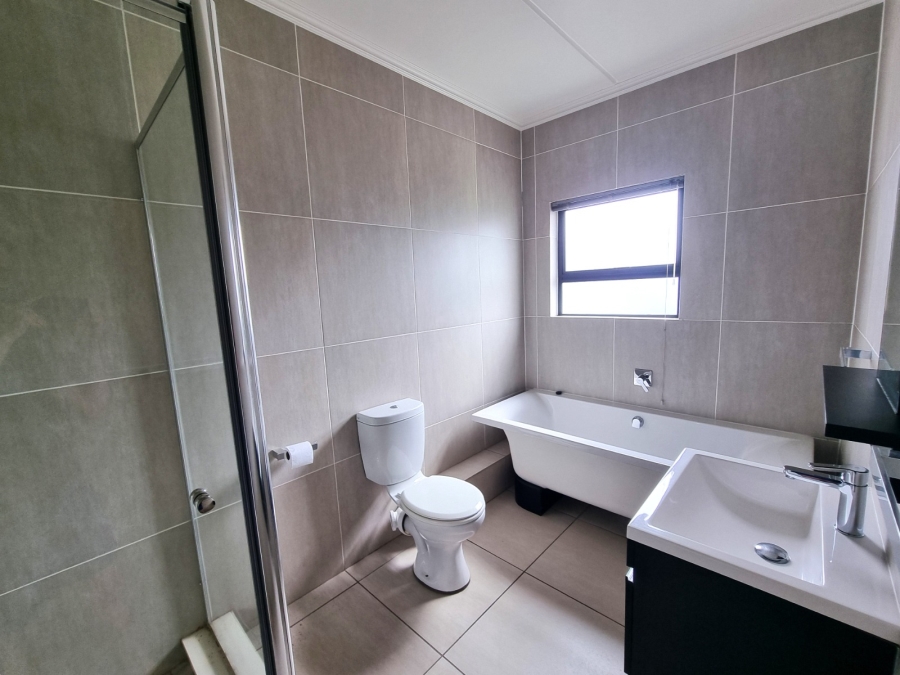 To Let 2 Bedroom Property for Rent in Greenstone Hill Gauteng