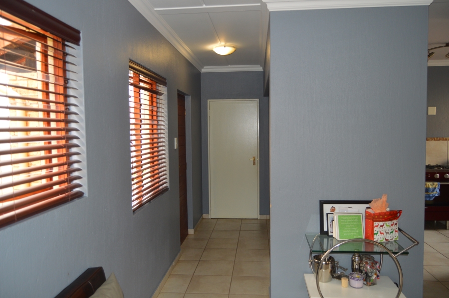 To Let 3 Bedroom Property for Rent in Willowbrook Gauteng