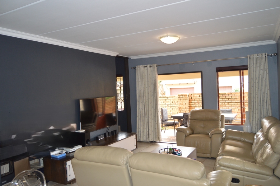 To Let 3 Bedroom Property for Rent in Willowbrook Gauteng