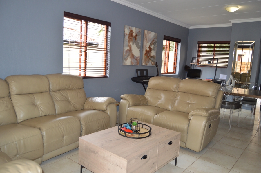 To Let 3 Bedroom Property for Rent in Willowbrook Gauteng