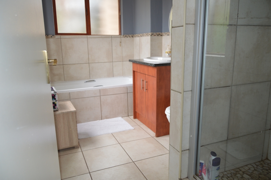 To Let 3 Bedroom Property for Rent in Willowbrook Gauteng