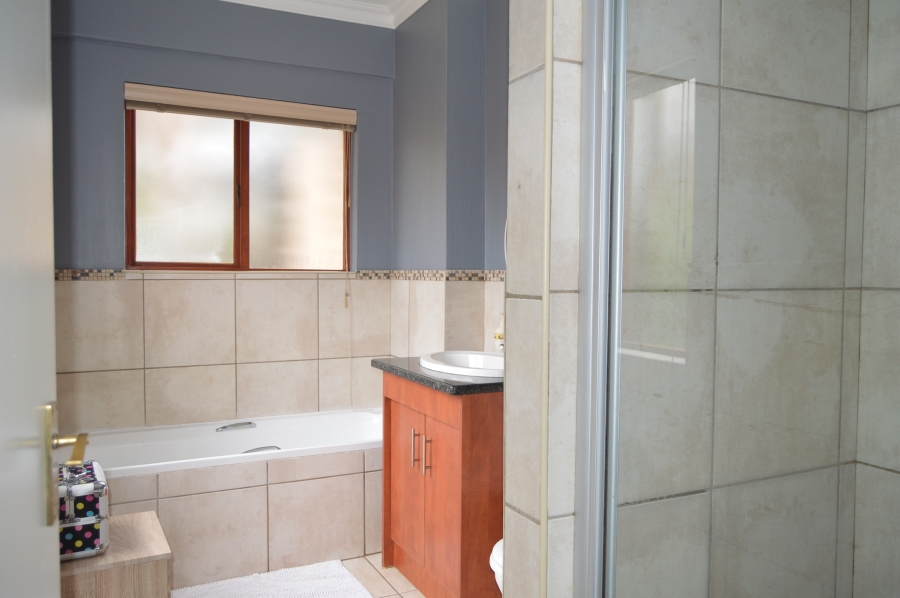 To Let 3 Bedroom Property for Rent in Willowbrook Gauteng