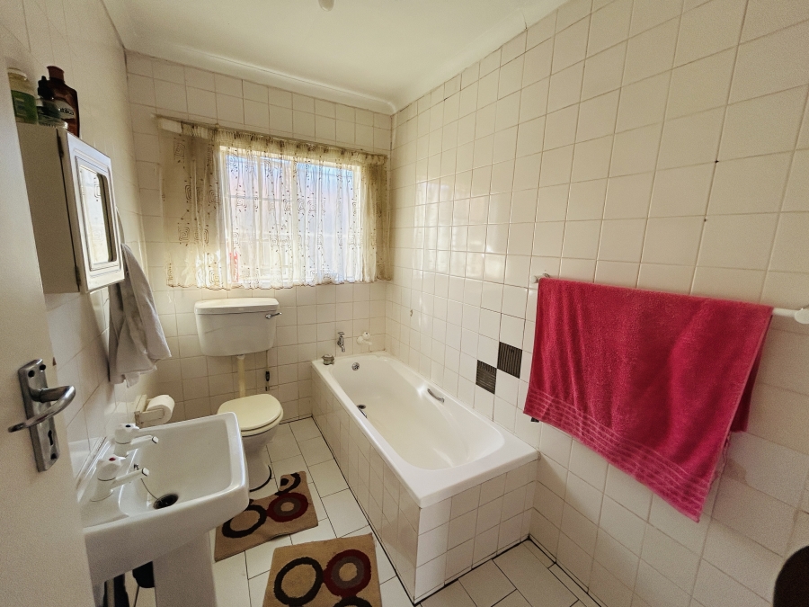 3 Bedroom Property for Sale in Brentwood Park Gauteng