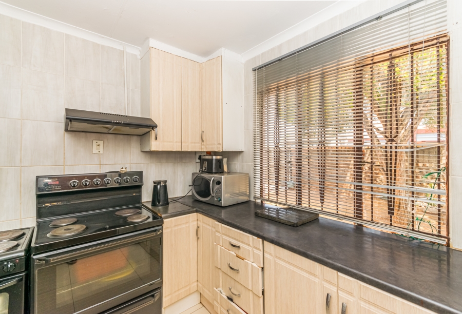 2 Bedroom Property for Sale in Protea Glen Gauteng