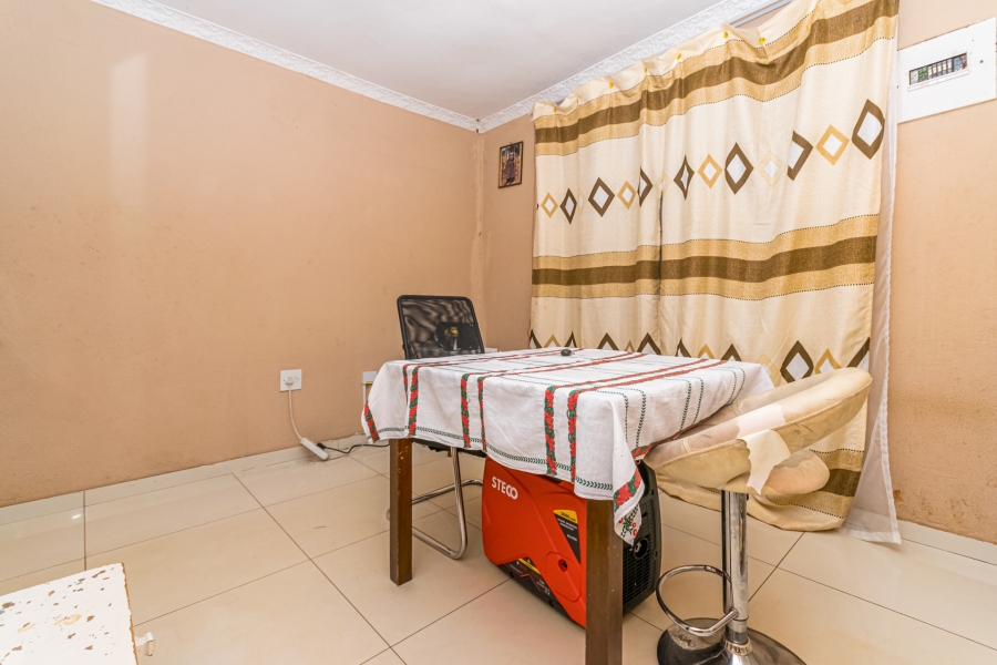 2 Bedroom Property for Sale in Protea Glen Gauteng
