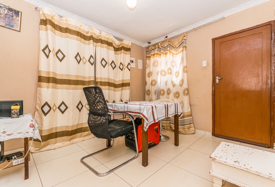 2 Bedroom Property for Sale in Protea Glen Gauteng