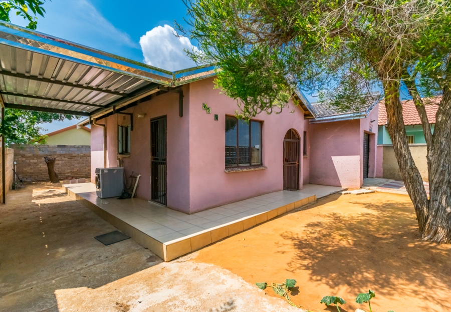 2 Bedroom Property for Sale in Protea Glen Gauteng