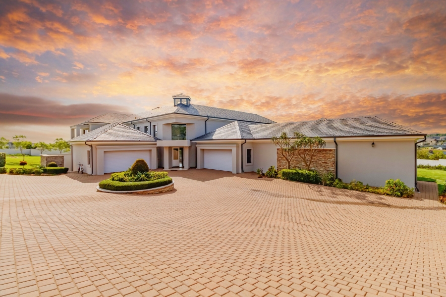 5 Bedroom Property for Sale in Blue Hills Gauteng