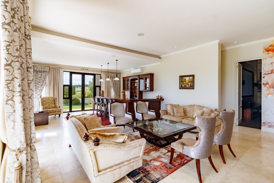 5 Bedroom Property for Sale in Blue Hills Gauteng