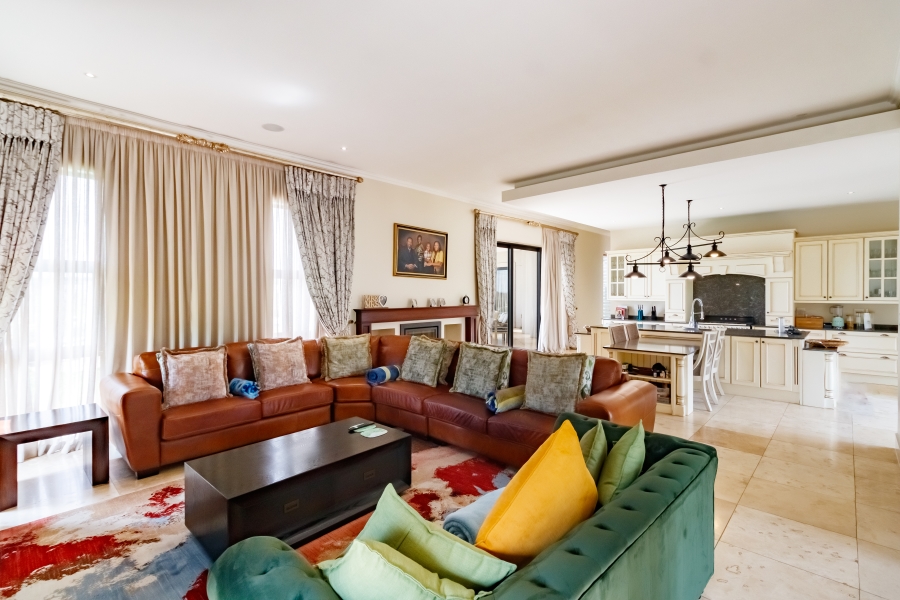 5 Bedroom Property for Sale in Blue Hills Gauteng