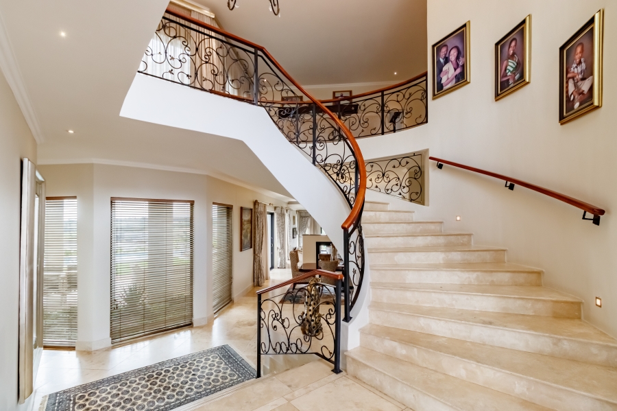 5 Bedroom Property for Sale in Blue Hills Gauteng