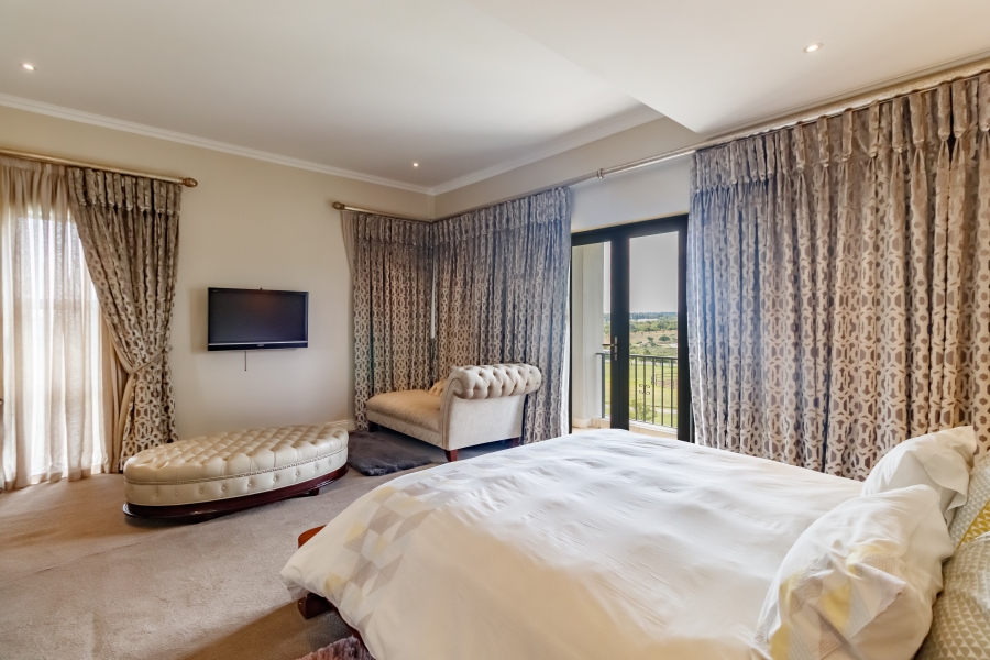 5 Bedroom Property for Sale in Blue Hills Gauteng