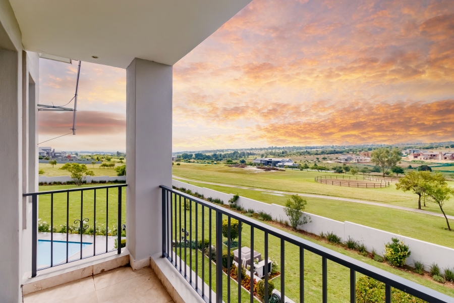 5 Bedroom Property for Sale in Blue Hills Gauteng