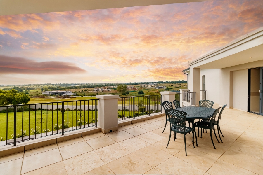 5 Bedroom Property for Sale in Blue Hills Gauteng