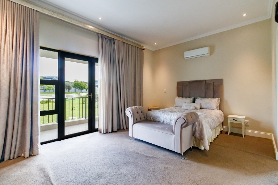 5 Bedroom Property for Sale in Blue Hills Gauteng