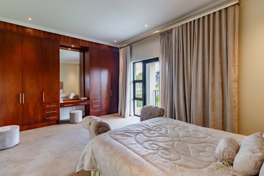 5 Bedroom Property for Sale in Blue Hills Gauteng