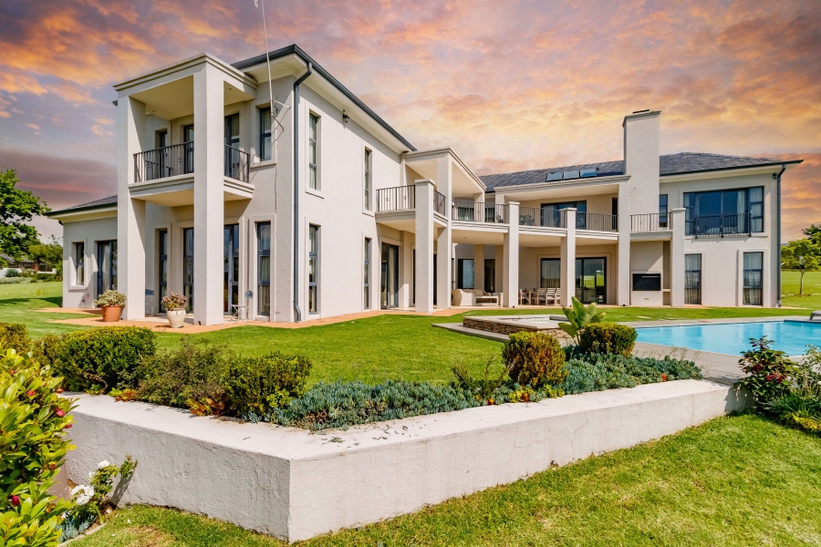 5 Bedroom Property for Sale in Blue Hills Gauteng