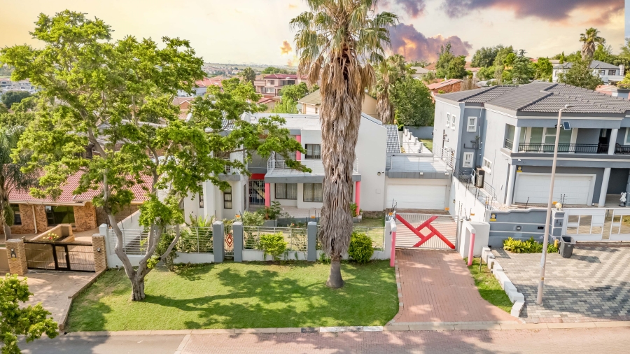 4 Bedroom Property for Sale in Country View Gauteng