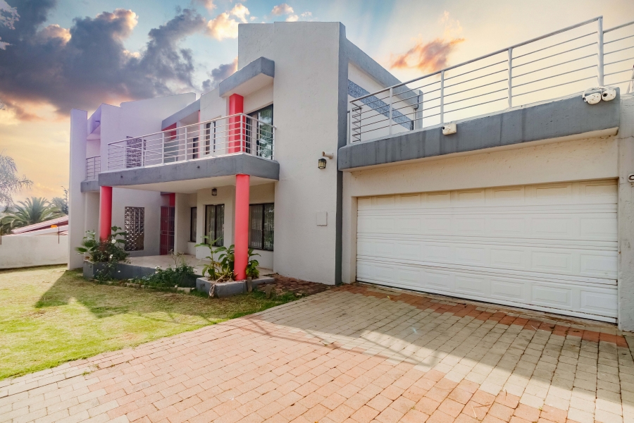 4 Bedroom Property for Sale in Country View Gauteng