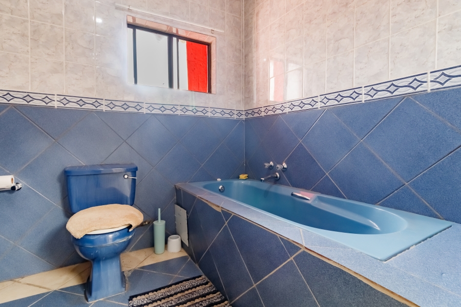 4 Bedroom Property for Sale in Country View Gauteng