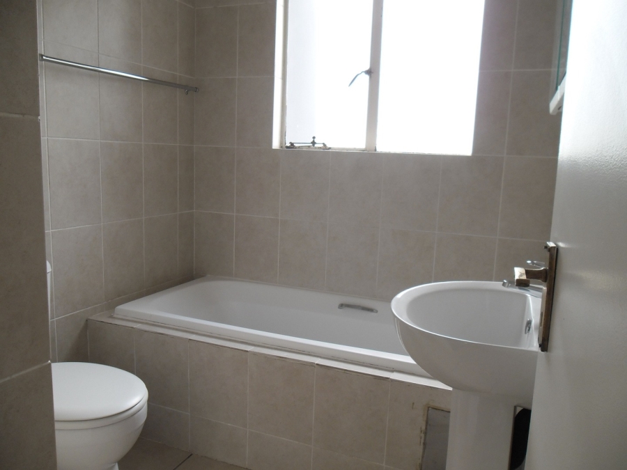 To Let 3 Bedroom Property for Rent in Clearwater Estate Gauteng