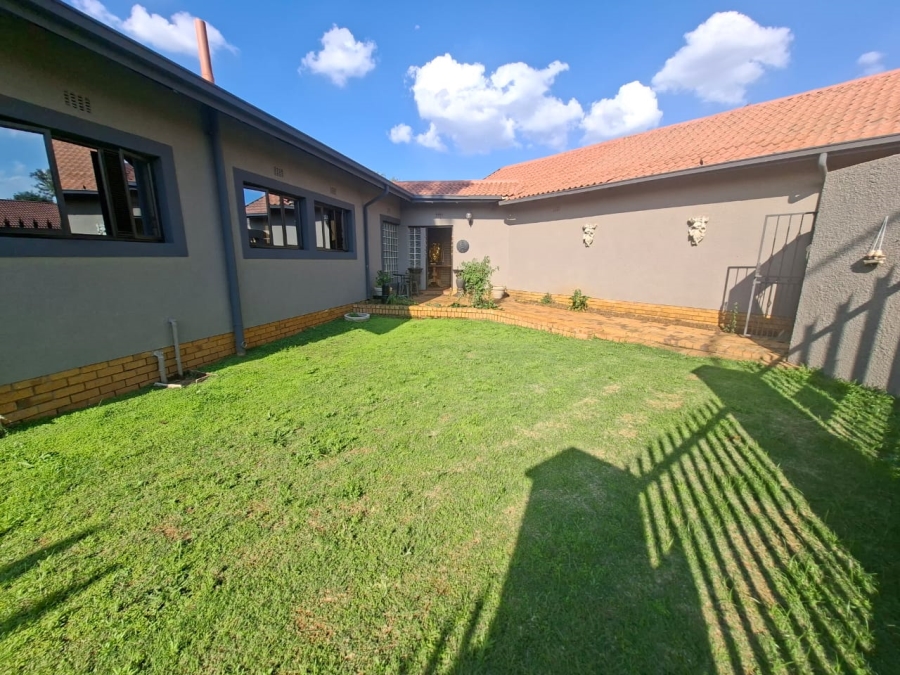6 Bedroom Property for Sale in Dalpark Gauteng