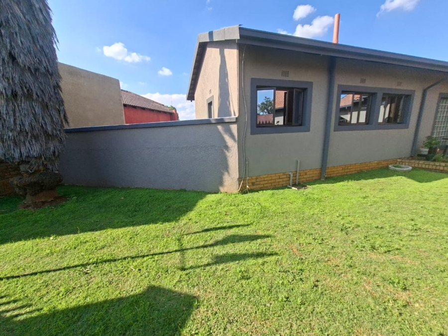 6 Bedroom Property for Sale in Dalpark Gauteng
