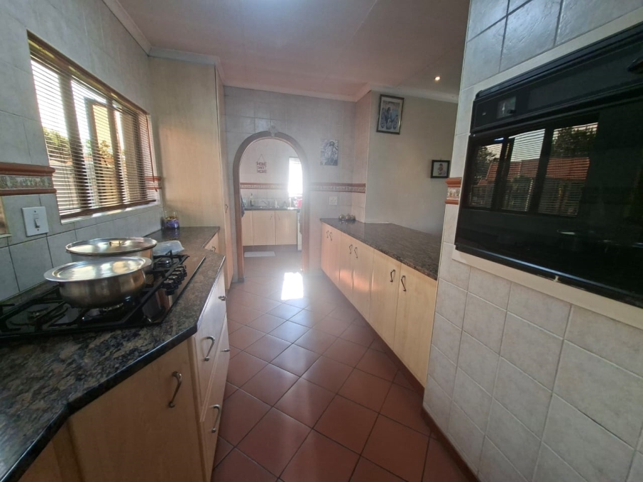 6 Bedroom Property for Sale in Dalpark Gauteng