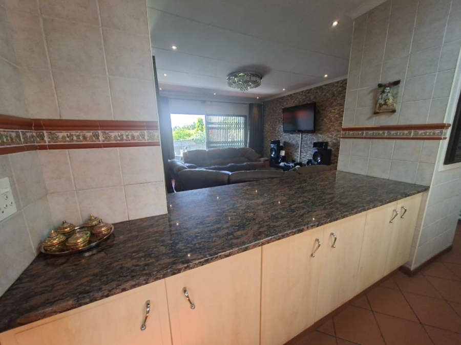 6 Bedroom Property for Sale in Dalpark Gauteng