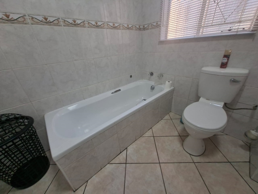 6 Bedroom Property for Sale in Dalpark Gauteng