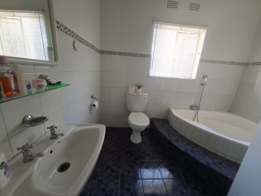 6 Bedroom Property for Sale in Dalpark Gauteng