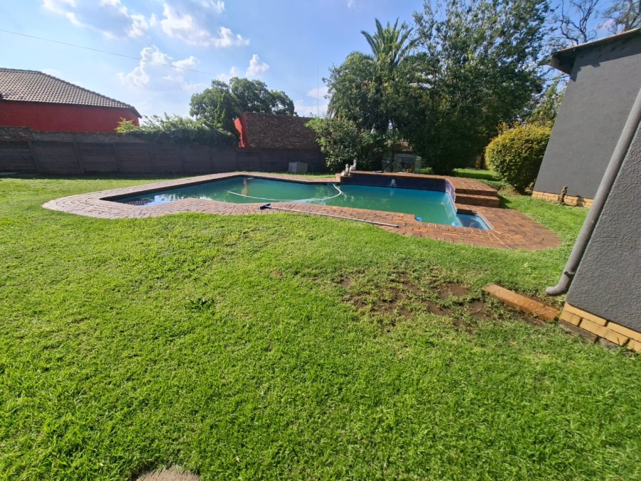 6 Bedroom Property for Sale in Dalpark Gauteng