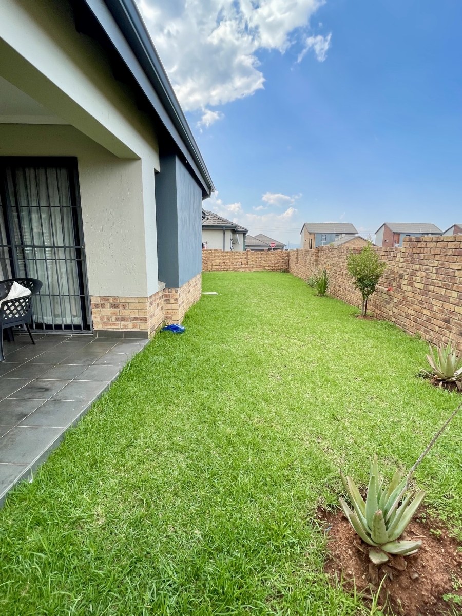 To Let 3 Bedroom Property for Rent in Lion Pride Gauteng
