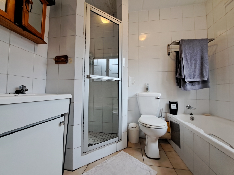 1 Bedroom Property for Sale in Morningside Ext 40 Gauteng