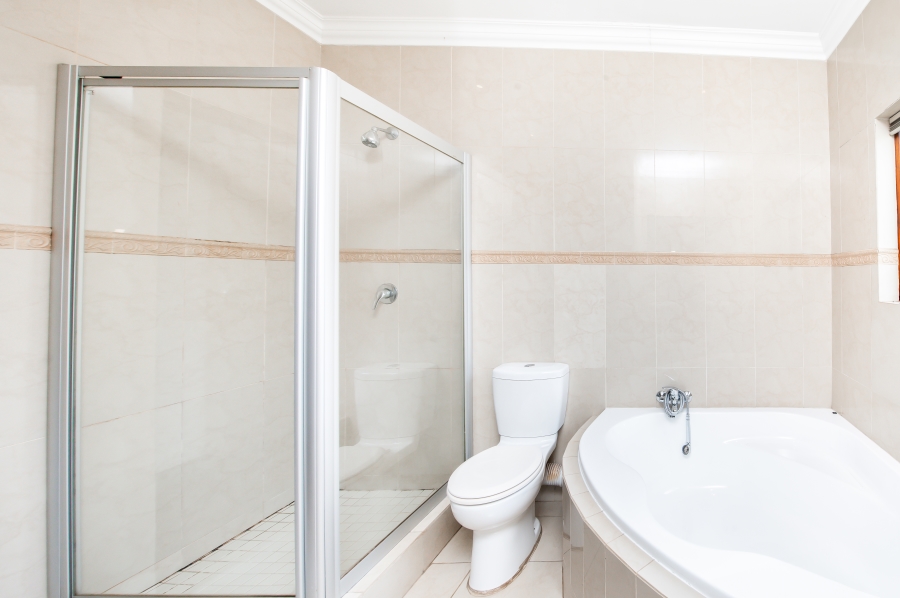 3 Bedroom Property for Sale in Halfway Gardens Gauteng