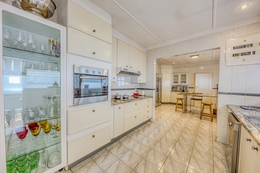 5 Bedroom Property for Sale in Northcliff Gauteng