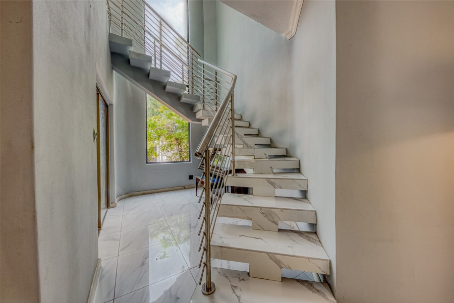 5 Bedroom Property for Sale in Northcliff Gauteng