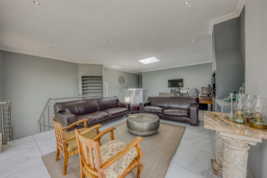 5 Bedroom Property for Sale in Northcliff Gauteng