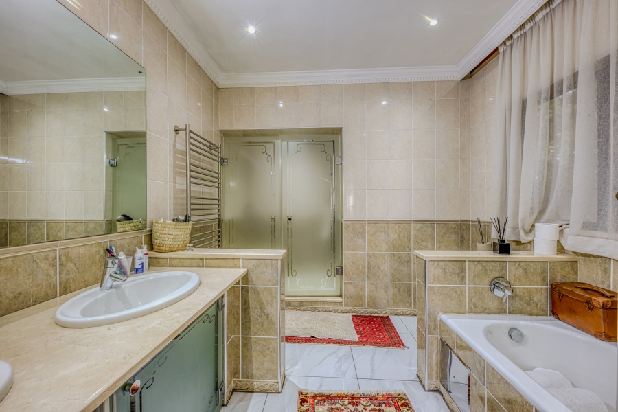 5 Bedroom Property for Sale in Northcliff Gauteng