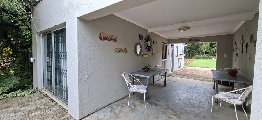 9 Bedroom Property for Sale in Monument Gauteng