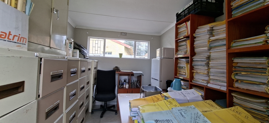 9 Bedroom Property for Sale in Monument Gauteng