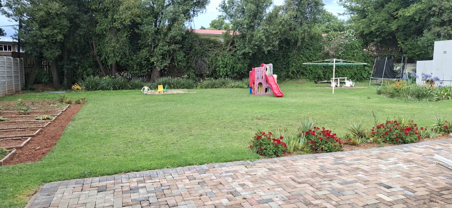 9 Bedroom Property for Sale in Monument Gauteng